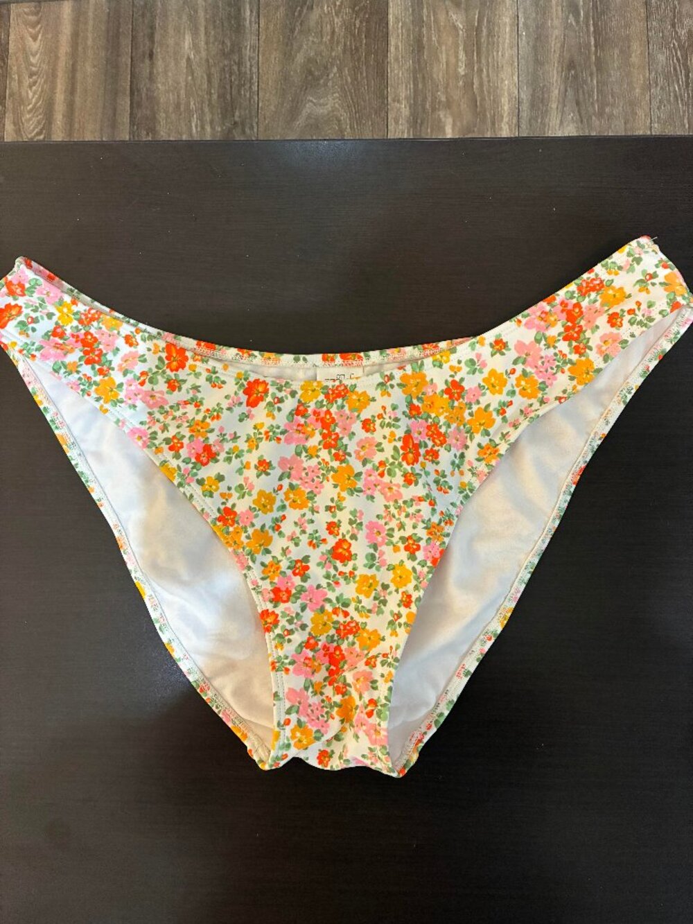 Pretty floral swim bottoms by Wild Fable size XL